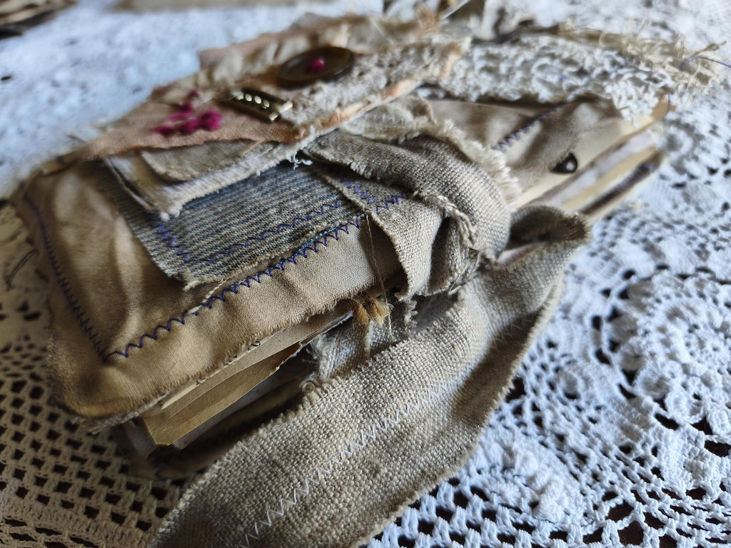 Handmade Linen and Lace Junk Journal: Vintage Style Art Book