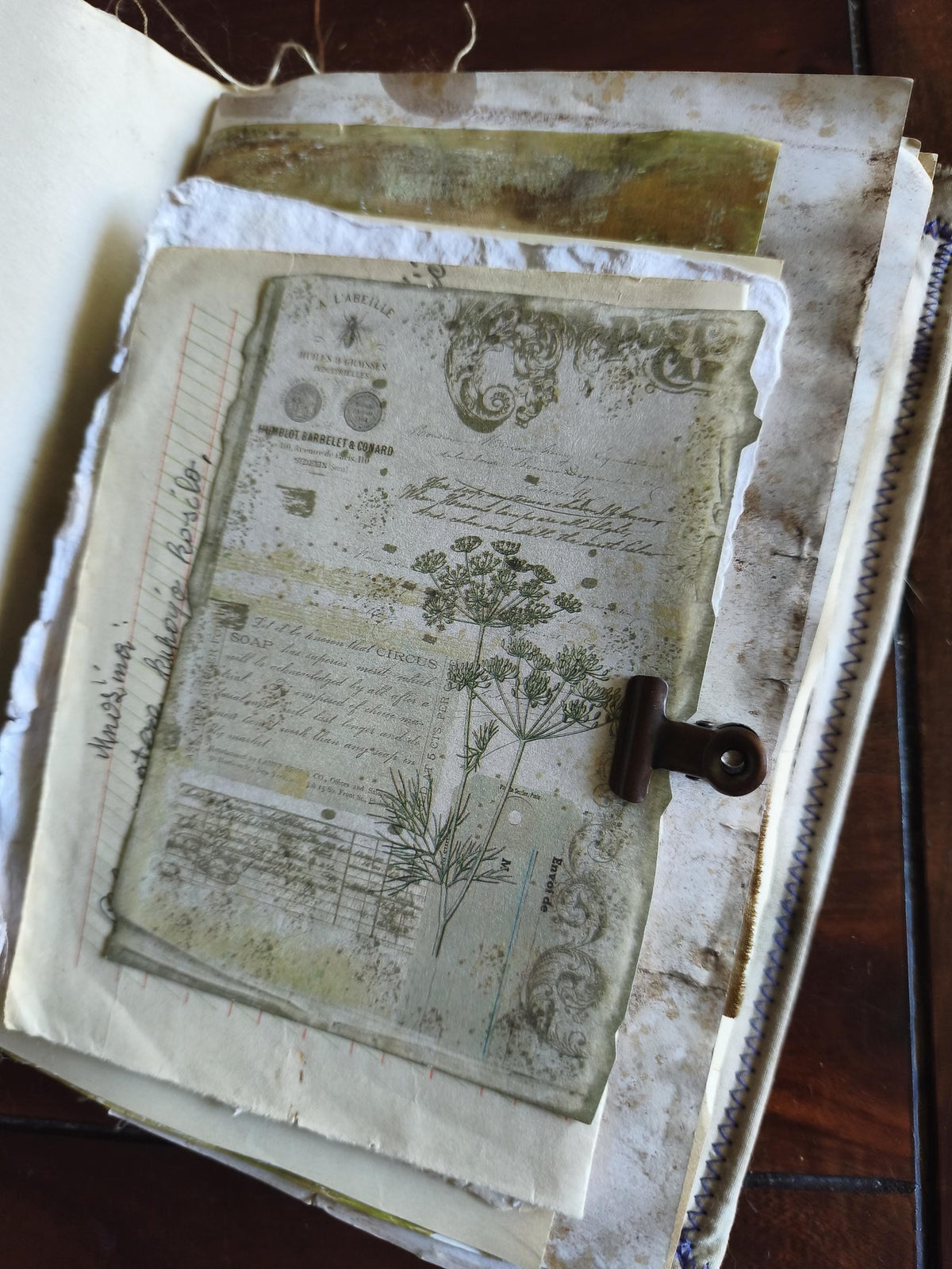 Handmade Linen and Lace Junk Journal: Vintage Style Art Book